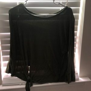 Green half sleeve tie in front shirt